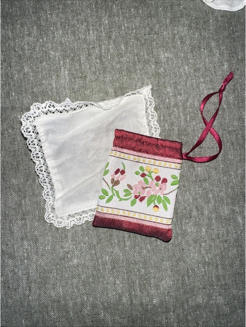 American Girl Felicity Original Meet Accessories, Bag, Hankie